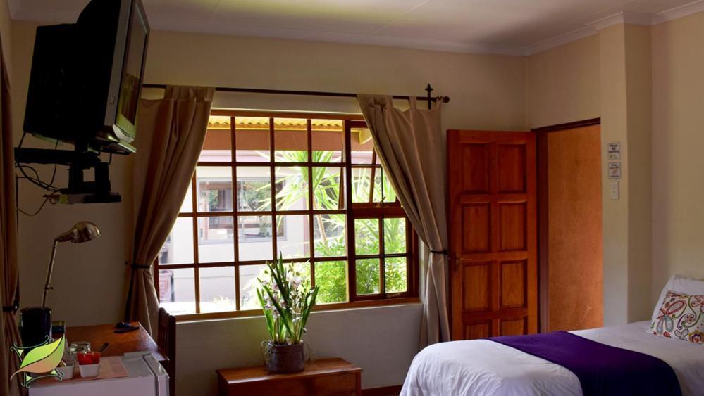 Greenleaf Guest Lodge บลูมฟอนเทน ภายนอก รูปภาพ