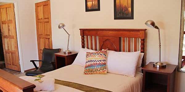 Greenleaf Guest Lodge บลูมฟอนเทน ภายนอก รูปภาพ
